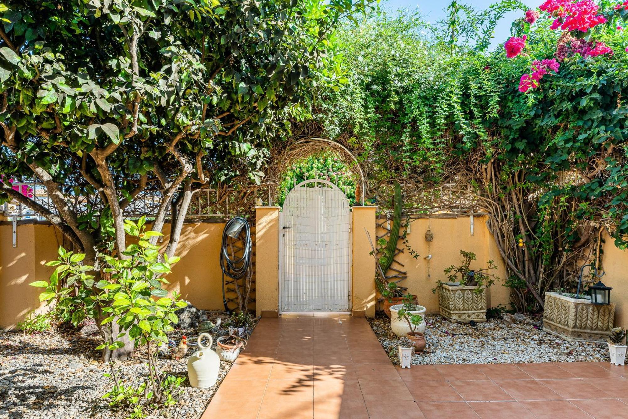Garden Sweets Chalet Orihuela Exteriör bild