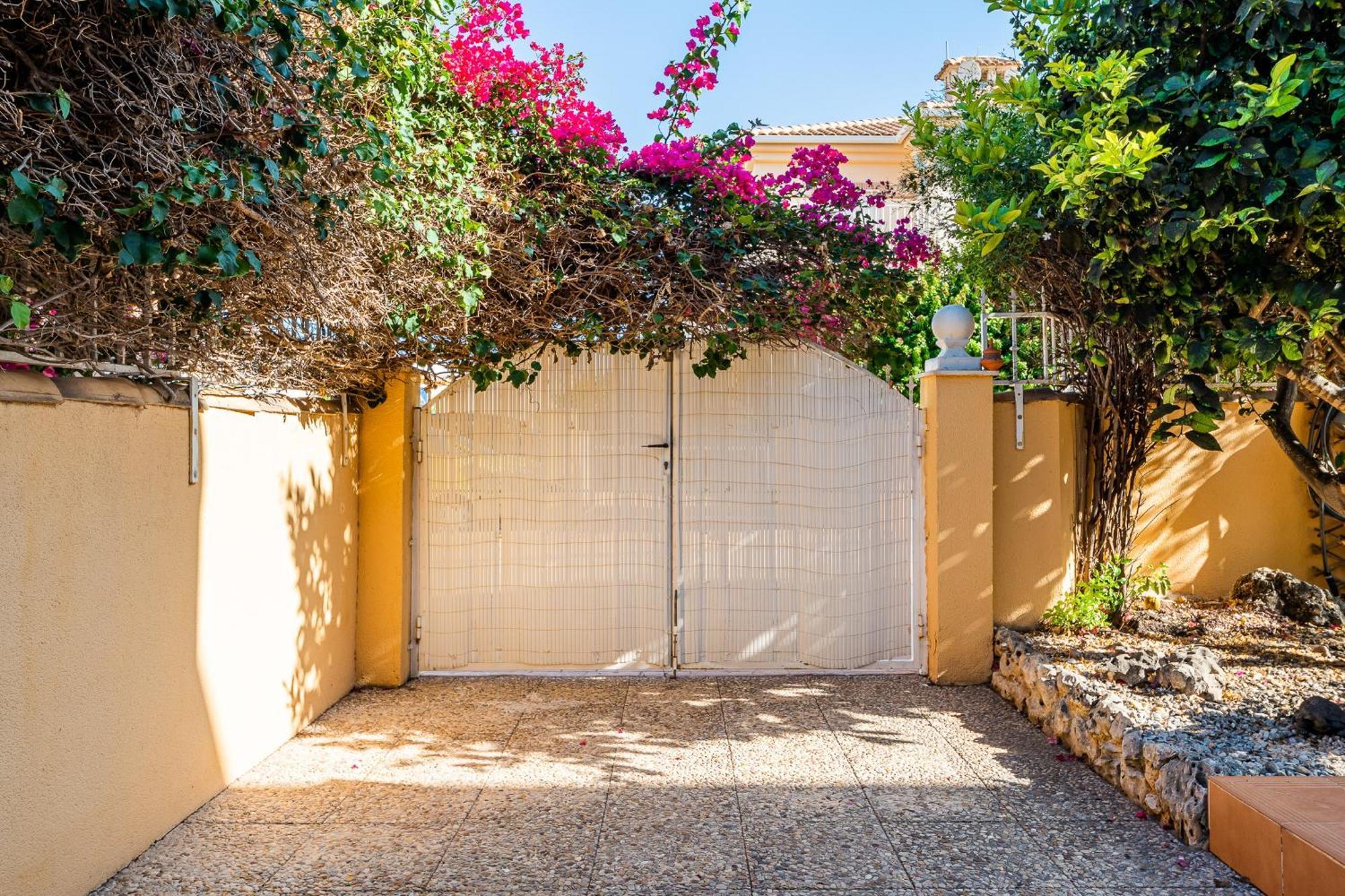 Garden Sweets Chalet Orihuela Exteriör bild